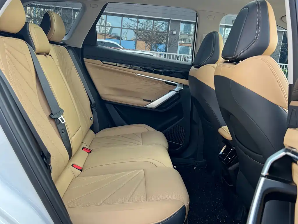 Geely Boyue L — миниатюра 8