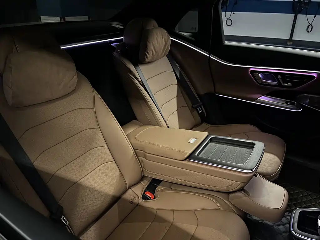 Mercedes-Benz E-Class — миниатюра 17