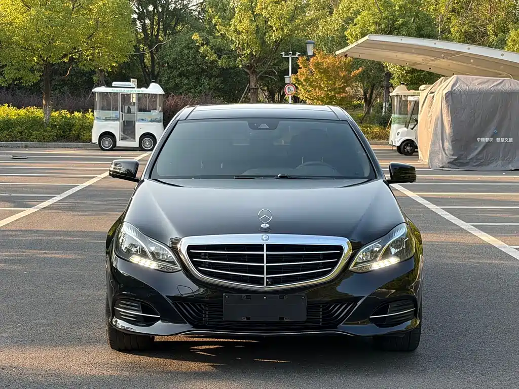 Mercedes-Benz E-Class — миниатюра 2