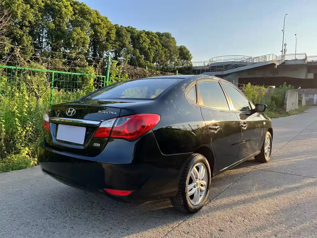 Hyundai Elantra 1.6L Auto Comfort Type, фото 5