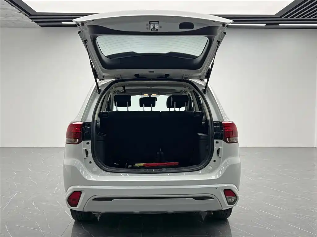 Mitsubishi Outlander 2021 2.0L Enjoy 5 мест