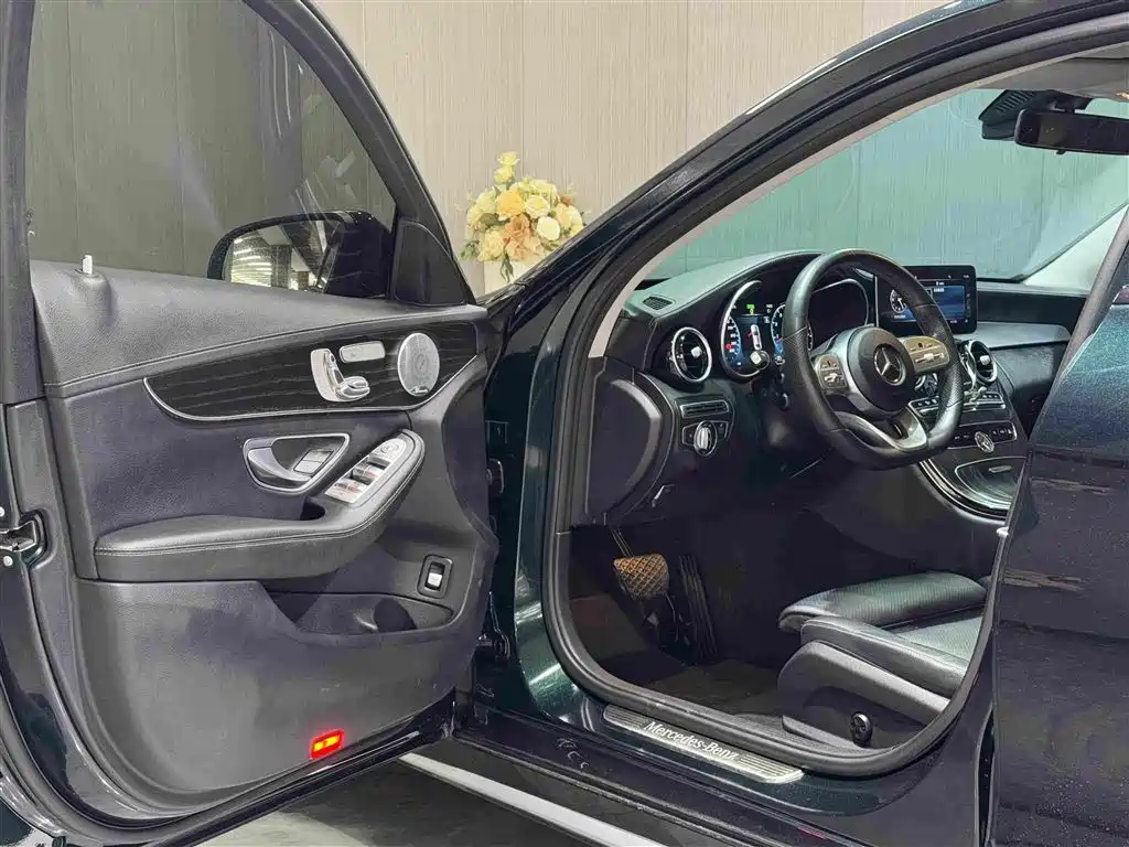 Mercedes-Benz C-Class — миниатюра 4