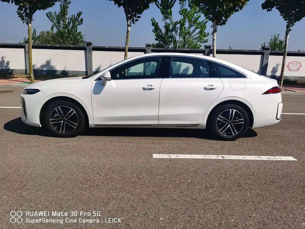 Roewe M7 DMH — миниатюра 3