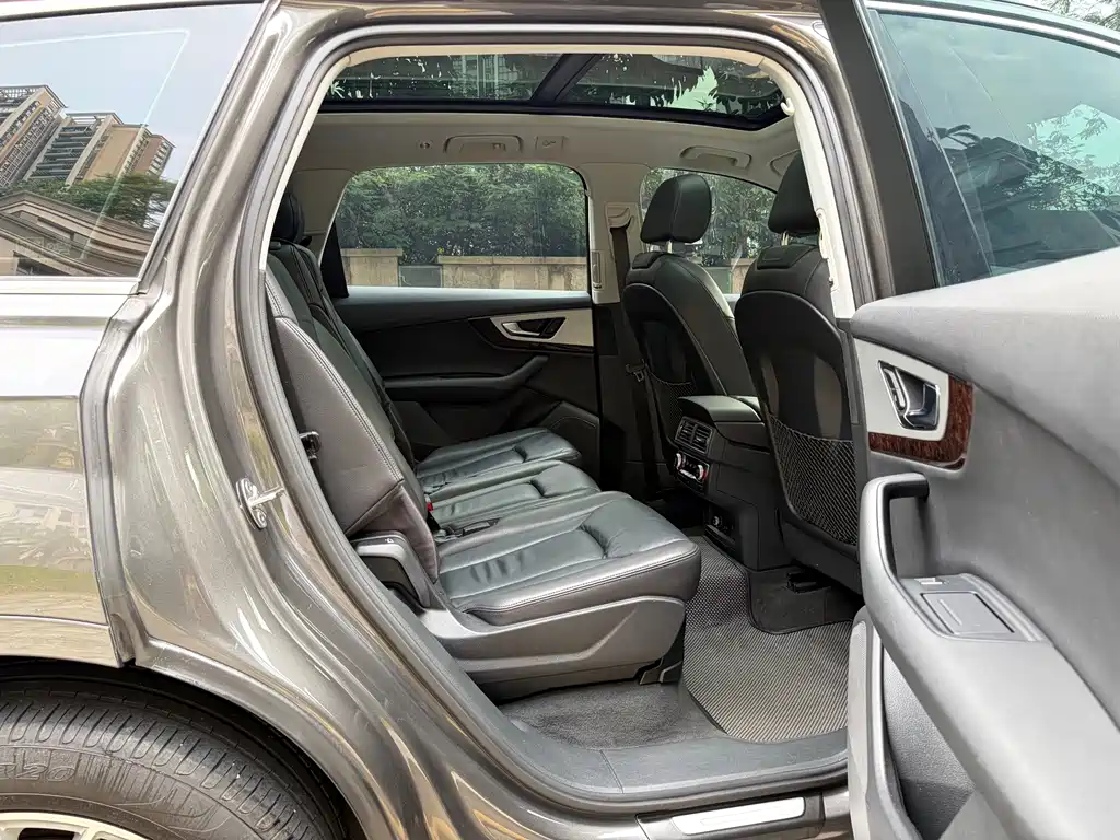 Audi Q7 — миниатюра 11