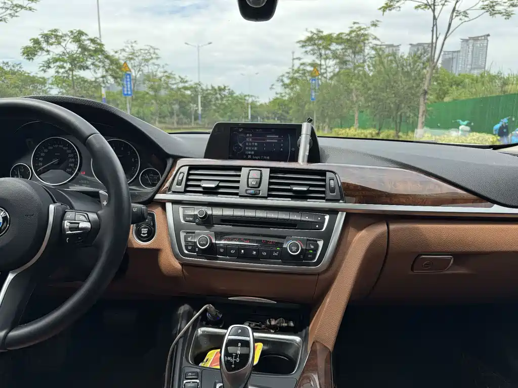 BMW 3 Series — миниатюра 7