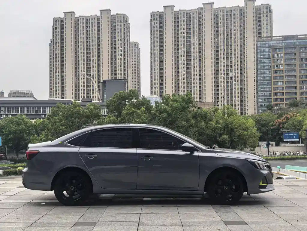 Roewe i6 MAX New Energy — миниатюра 5