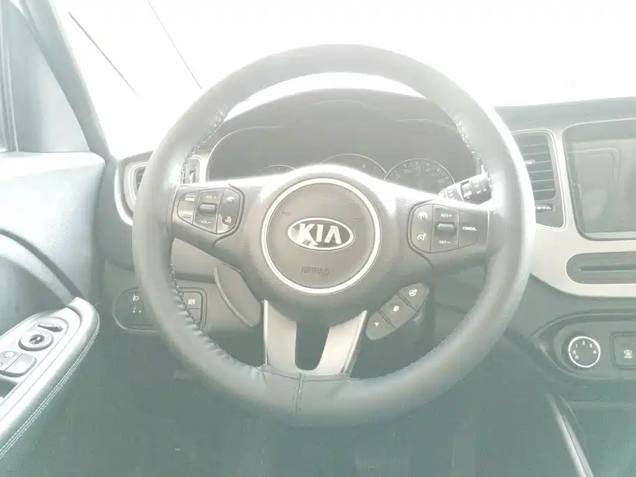 Kia Carens — миниатюра 15