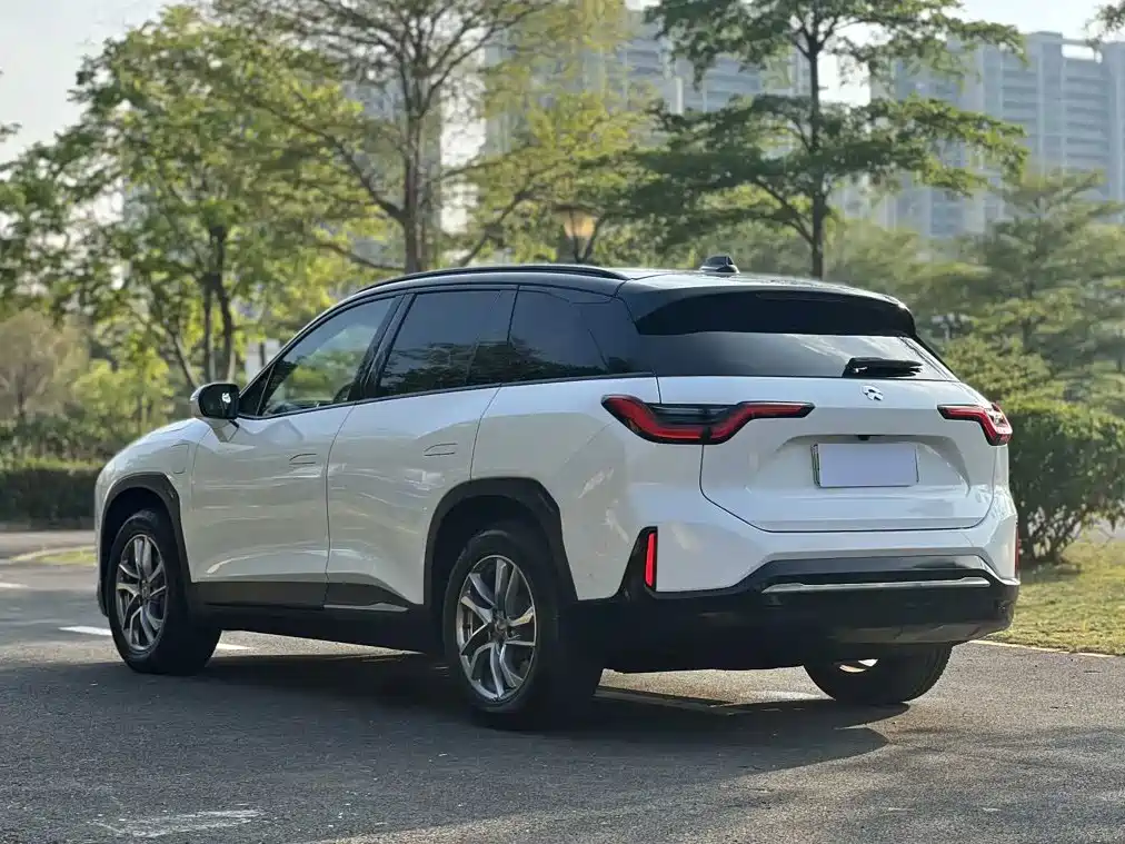 NIO ES6 — миниатюра 7