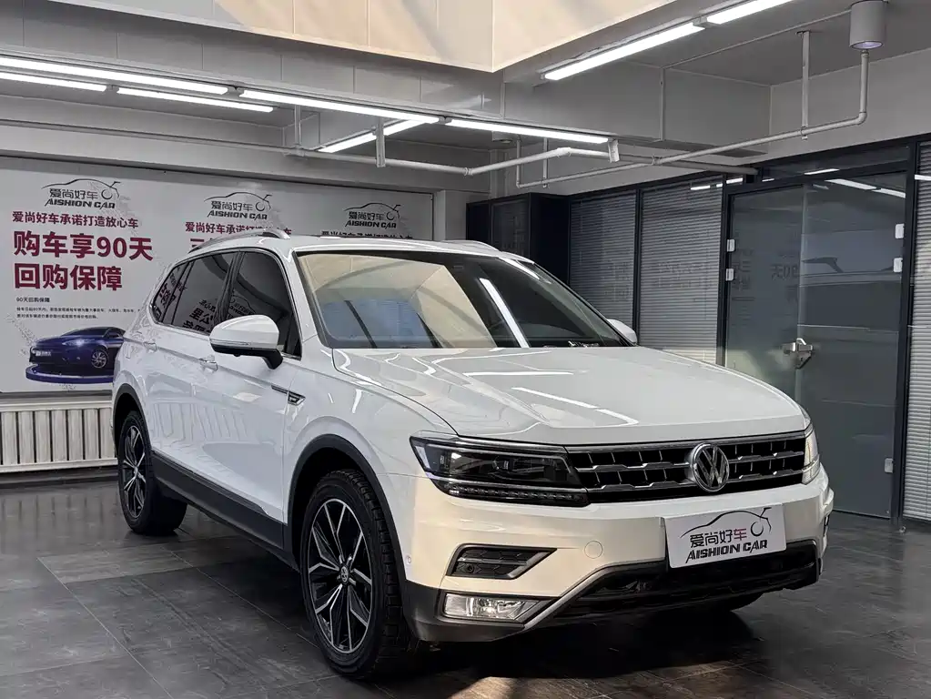 Volkswagen Tiguan L L 2019 380TSI AT Luxury 7 мест VI