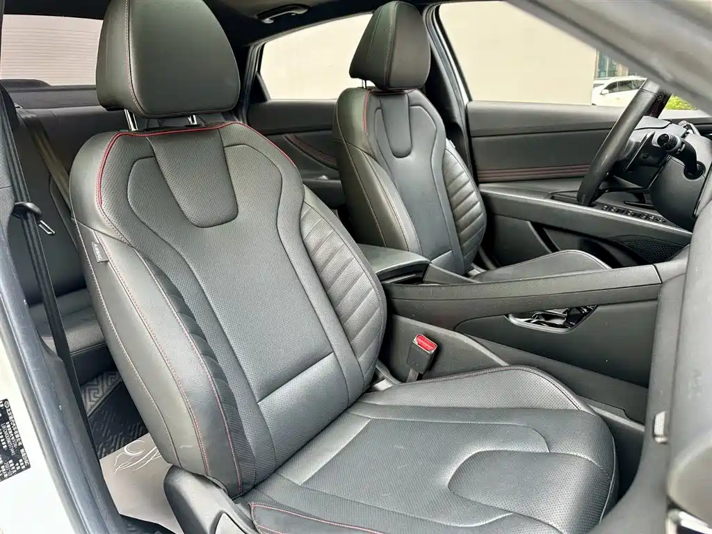 Hyundai Elantra 2021 240TGDi DCT LUX Luxury