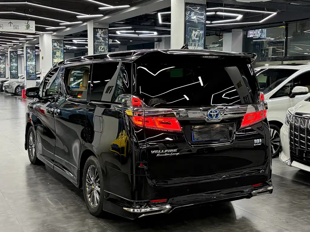 Toyota Vellfire — миниатюра 12