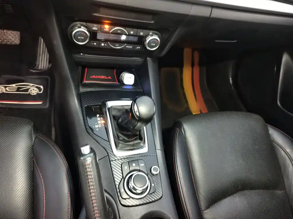 Mazda 3 Axela — миниатюра 18