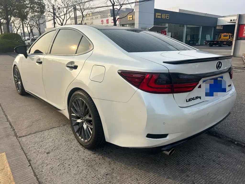 Lexus ES — миниатюра 6