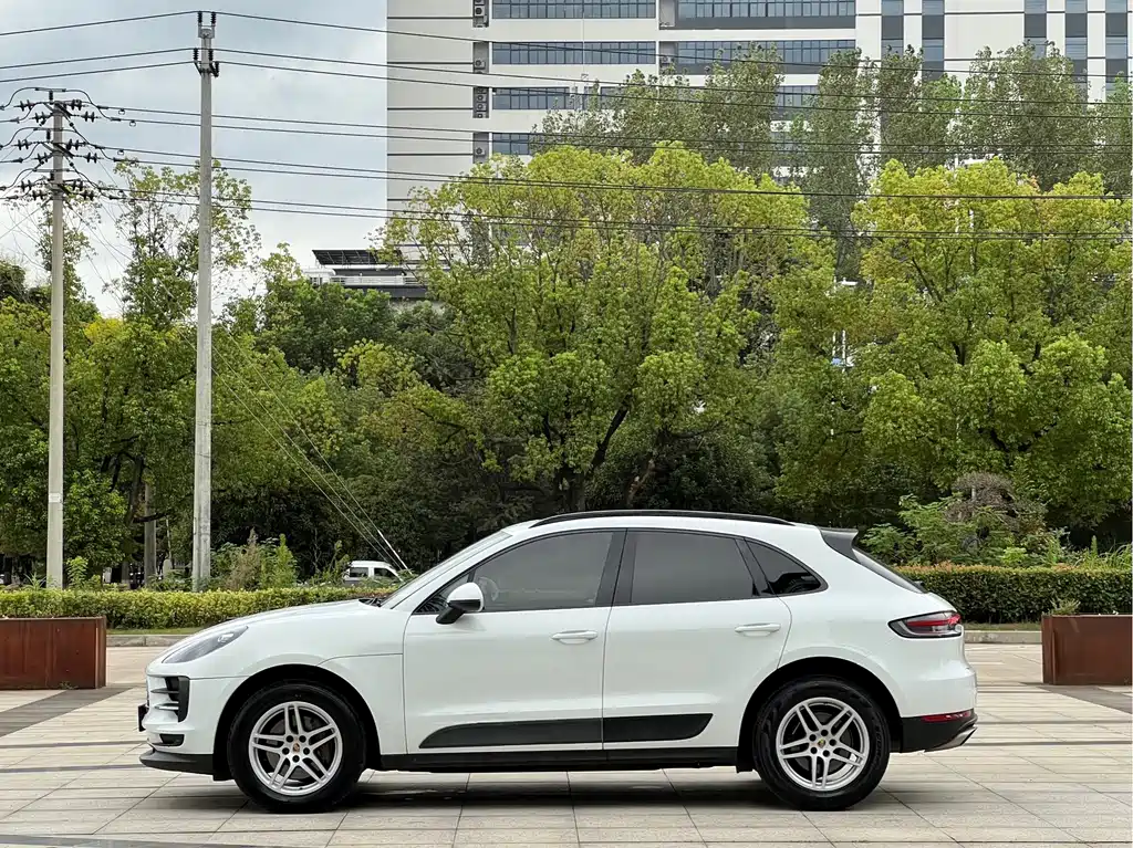 Porsche Macan — миниатюра 3