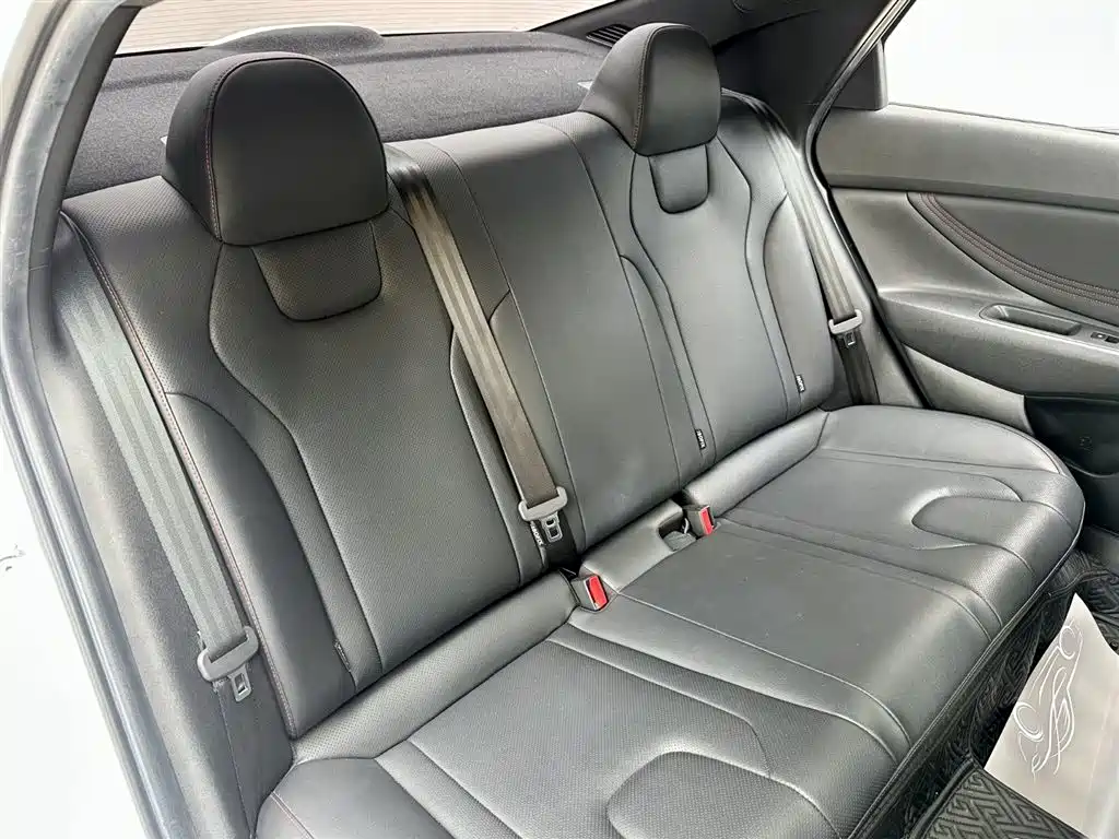 Hyundai Elantra 2021 240TGDi DCT LUX Luxury