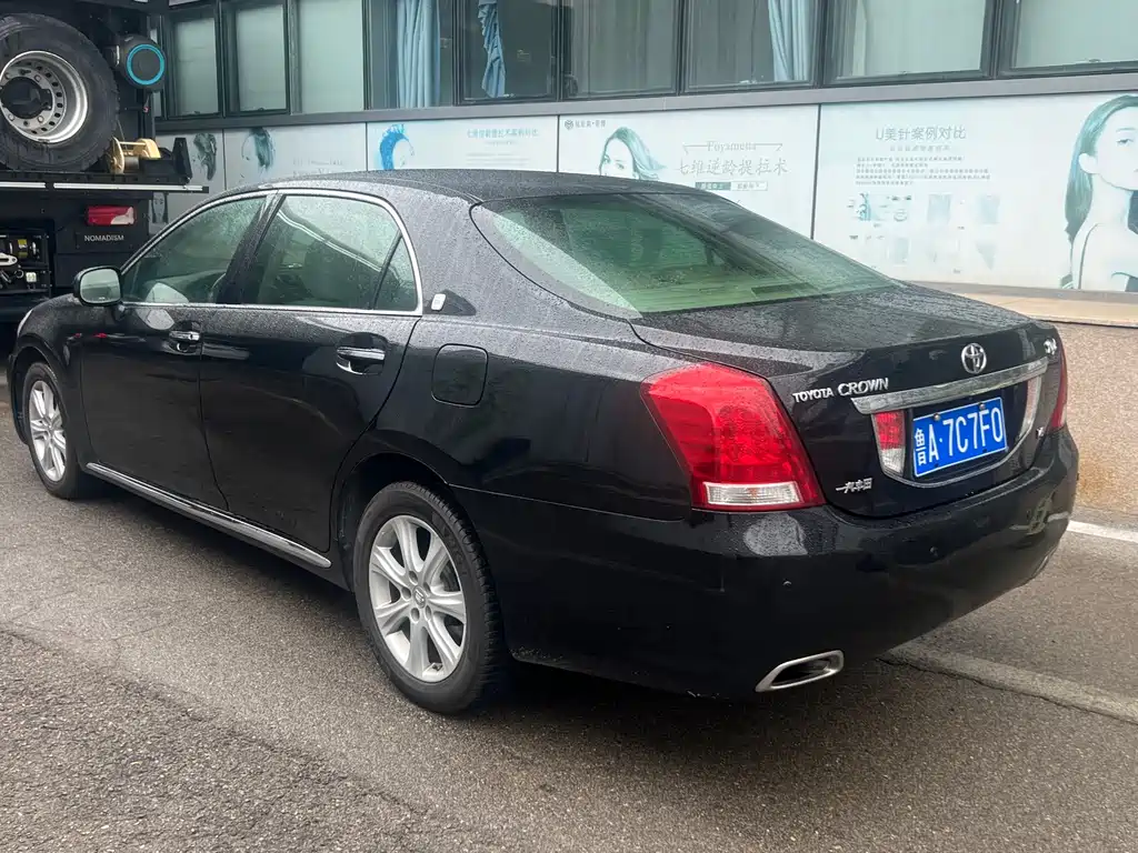 Toyota Crown 2010 3.0L Royal
