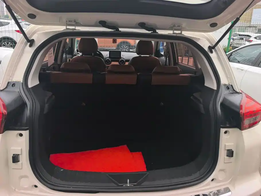 BAIC Senova X35 — миниатюра 4