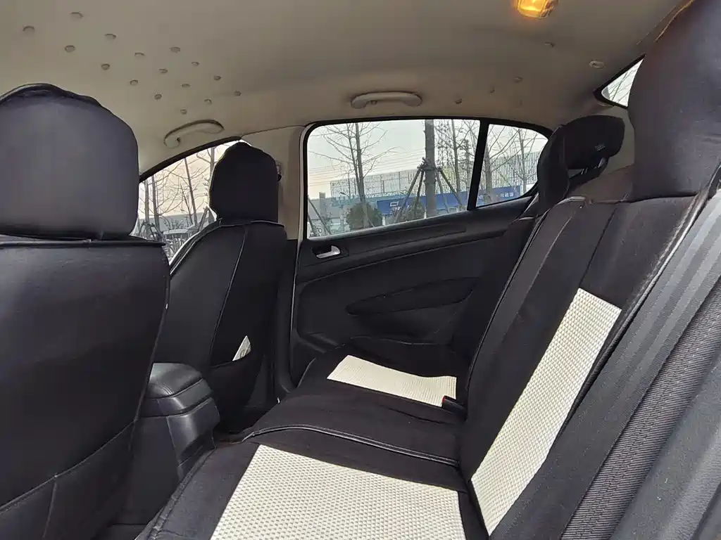 Peugeot 308 2013 1.6L MT