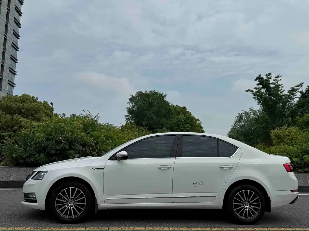 Skoda Octavia — миниатюра 3