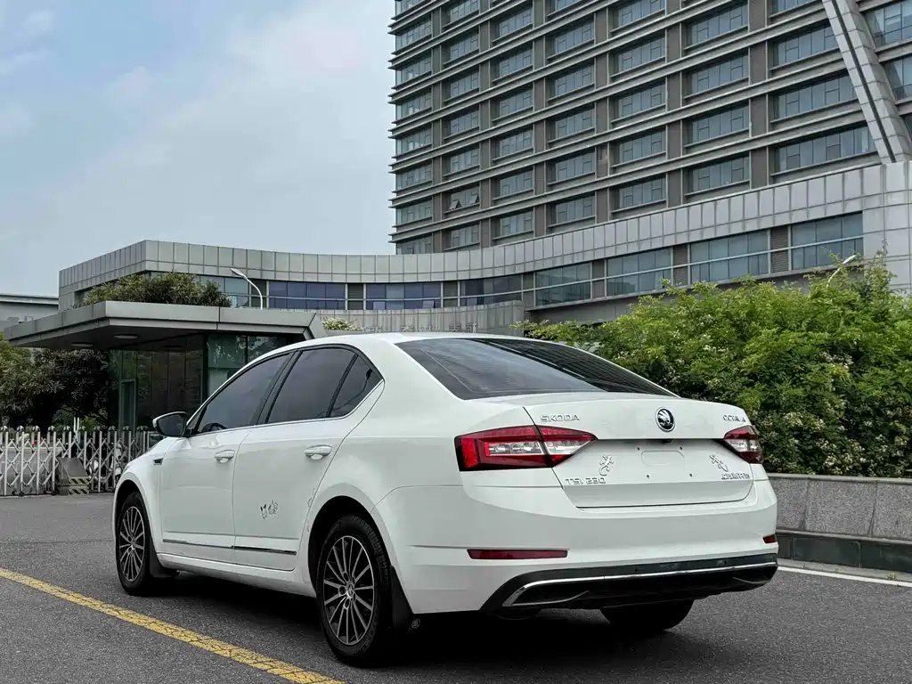 Skoda Octavia — миниатюра 7