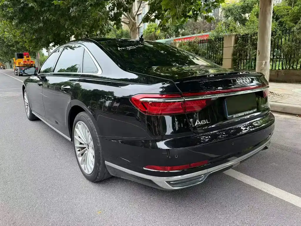 Audi A8 — миниатюра 7