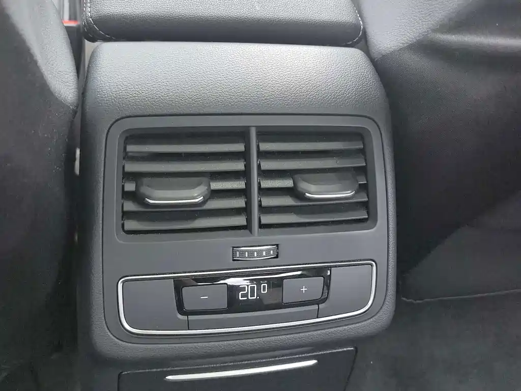 Audi A4L — миниатюра 15