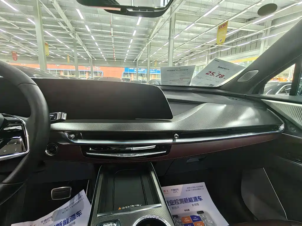 Cadillac XT5 2025 2.0T