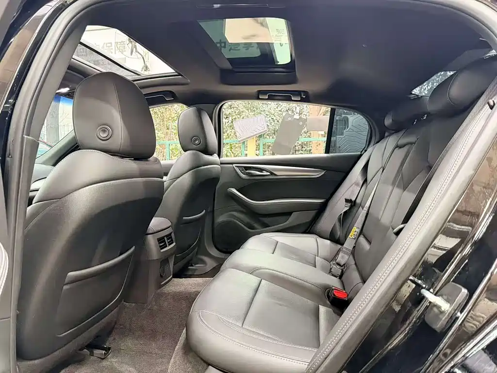 Cadillac CT5 — миниатюра 6