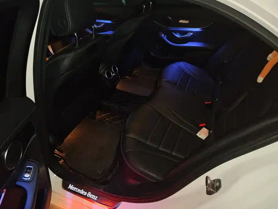 Mercedes-Benz C-Class — миниатюра 11