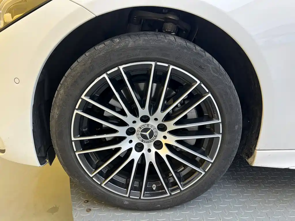 Mercedes-Benz C-Class — миниатюра 9