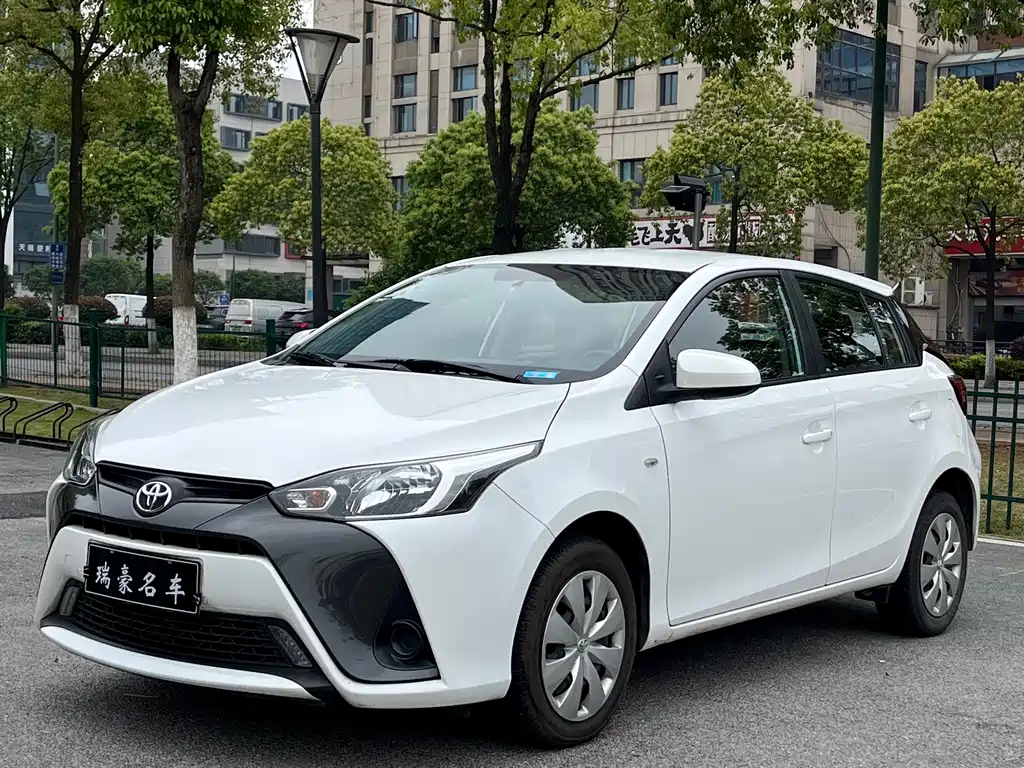 Toyota Yaris L 2021