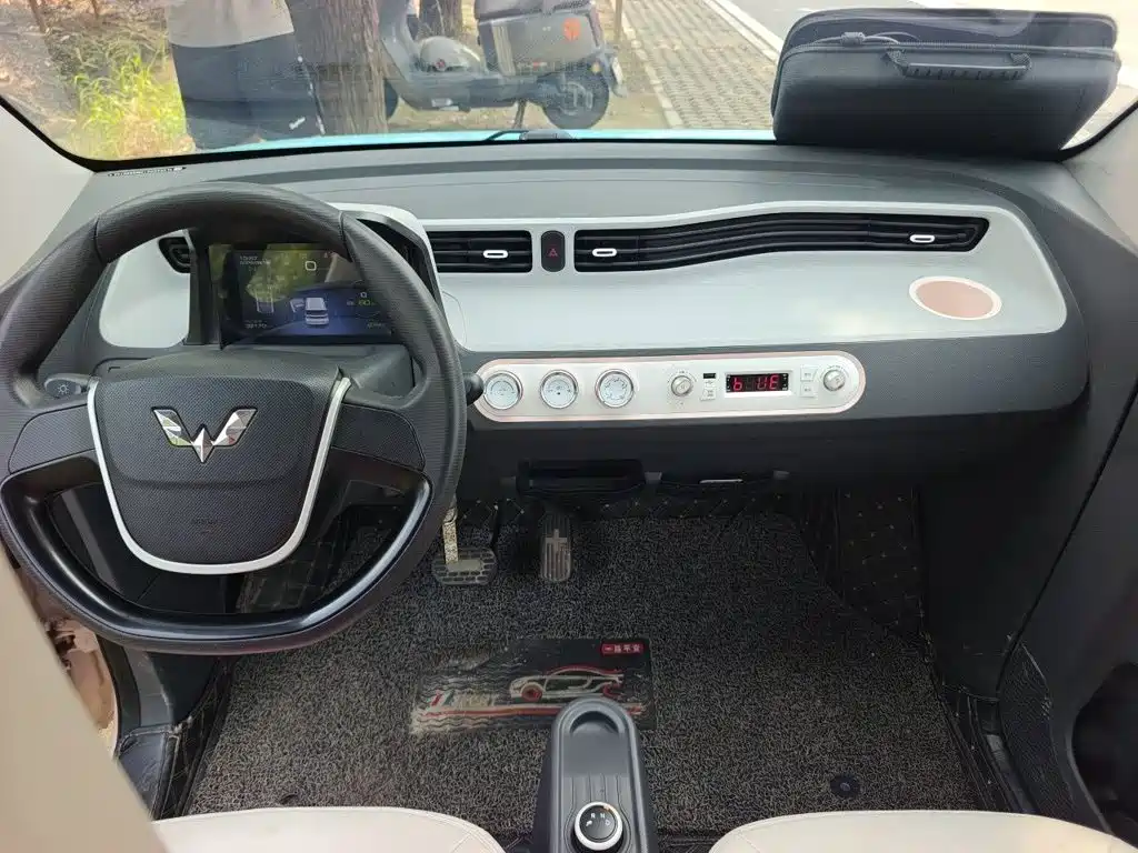 Wuling MINIEV — миниатюра 10