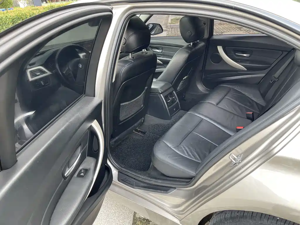 BMW 3 Series — миниатюра 14