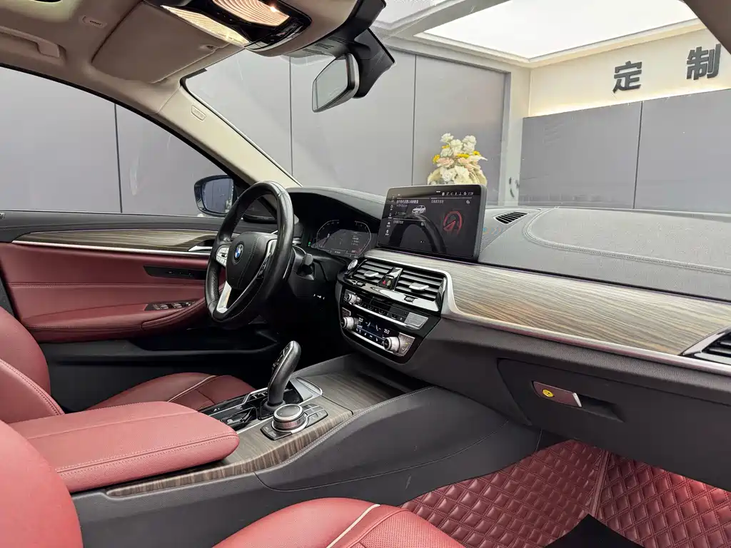 BMW 5 Series — миниатюра 7