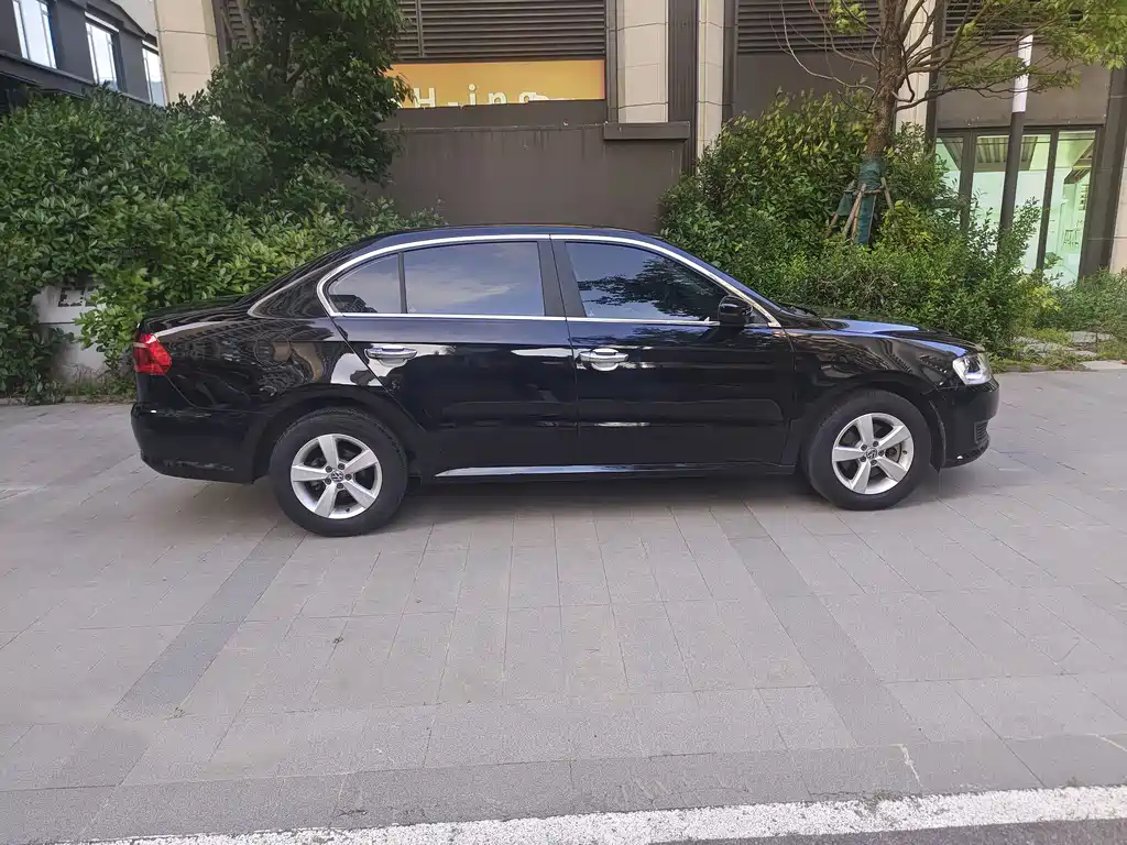 Volkswagen Lavida 2015 1.6L AT