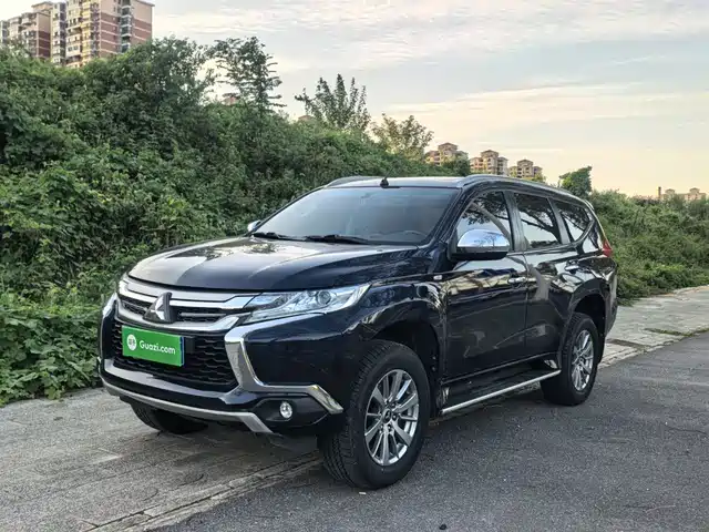 Mitsubishi Pajero Sport Import