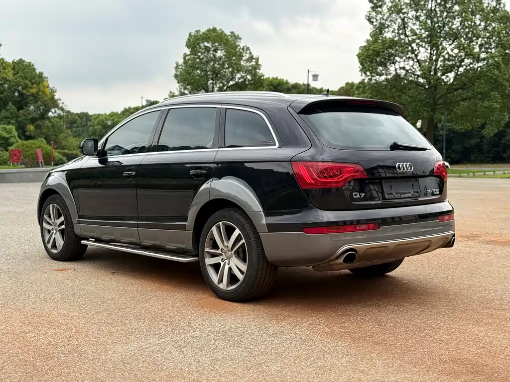 Audi Q7 — миниатюра 5