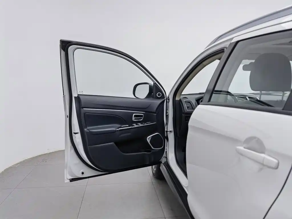 Mitsubishi ASX — миниатюра 8