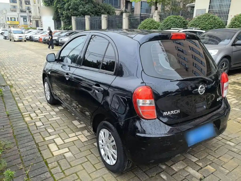 Nissan March — миниатюра 5