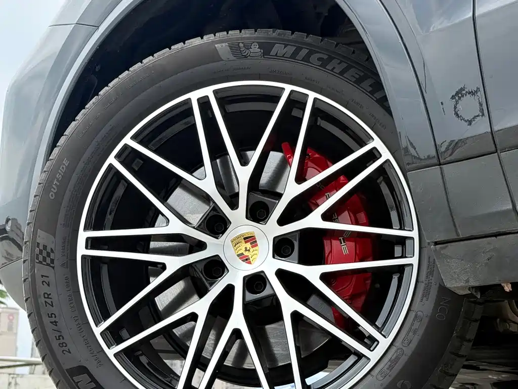 Porsche Cayenne — миниатюра 14