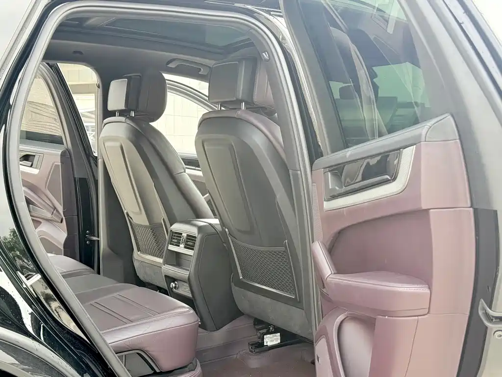 Porsche Cayenne — миниатюра 7