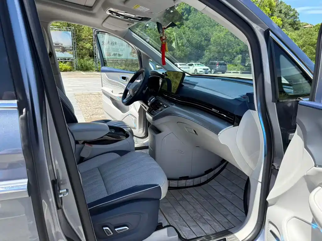 Roewe iMAX8 — миниатюра 8