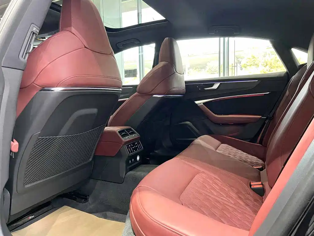 Audi A7L 2023 55 TFSI quattro S-line