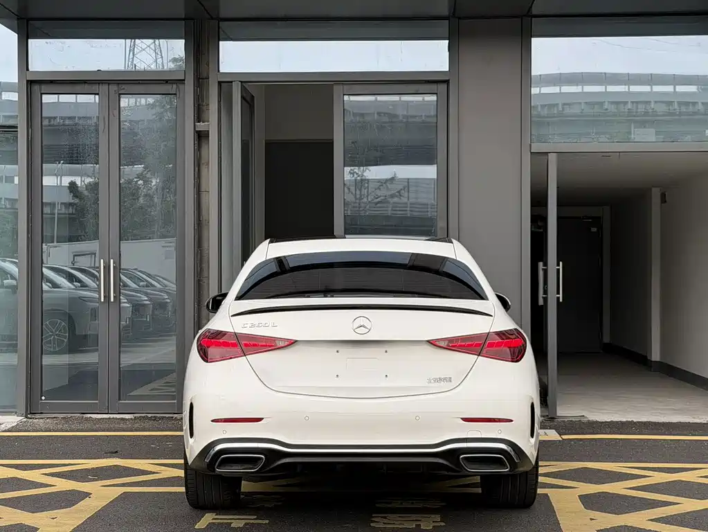Mercedes-Benz C-Class — миниатюра 7