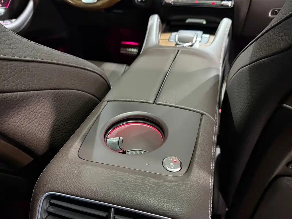 Mercedes-Benz GLS — миниатюра 23