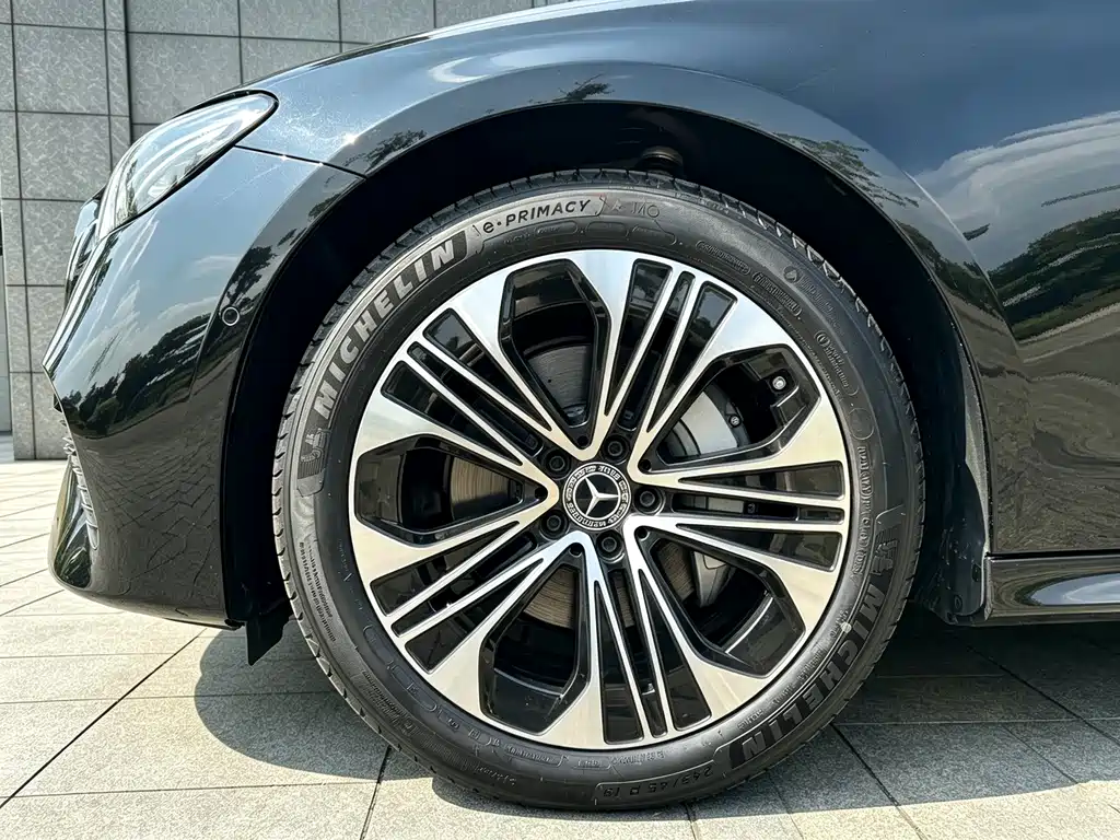 Mercedes-Benz E-Class — миниатюра 19