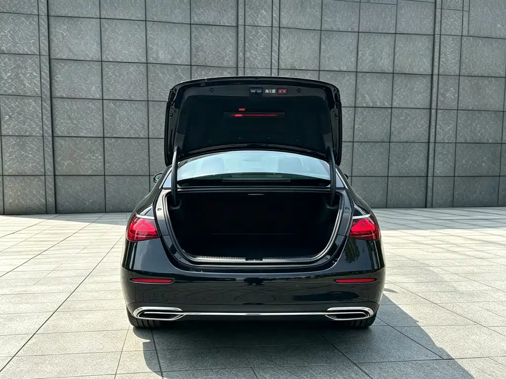 Mercedes-Benz E-Class — миниатюра 18