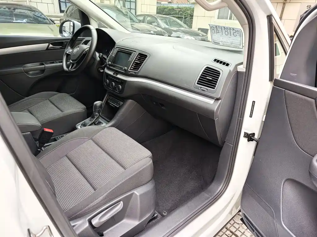 Volkswagen Sharan — миниатюра 7