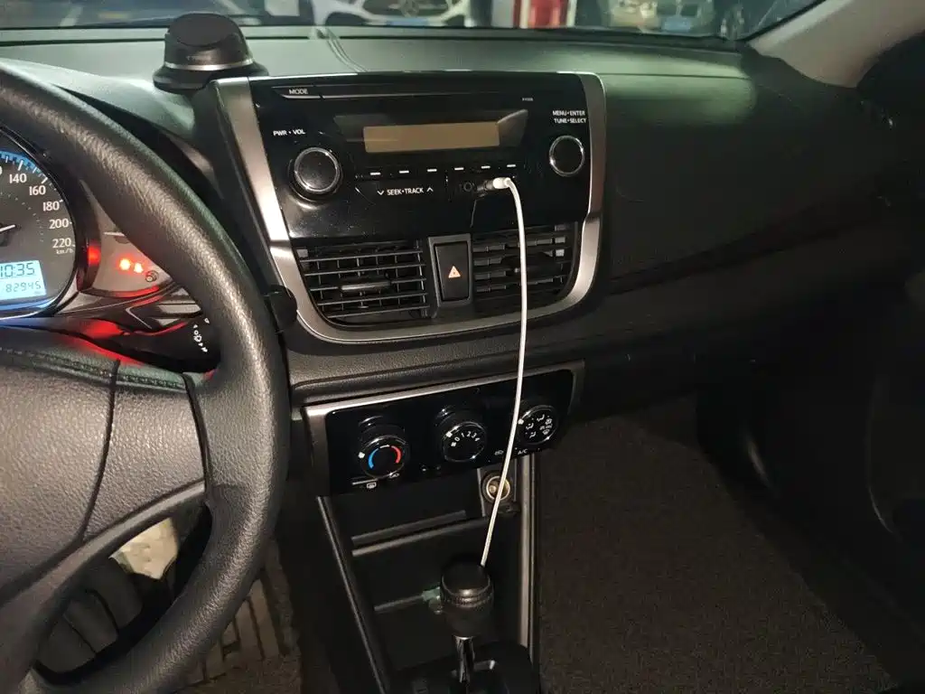 Toyota Yaris L — миниатюра 6