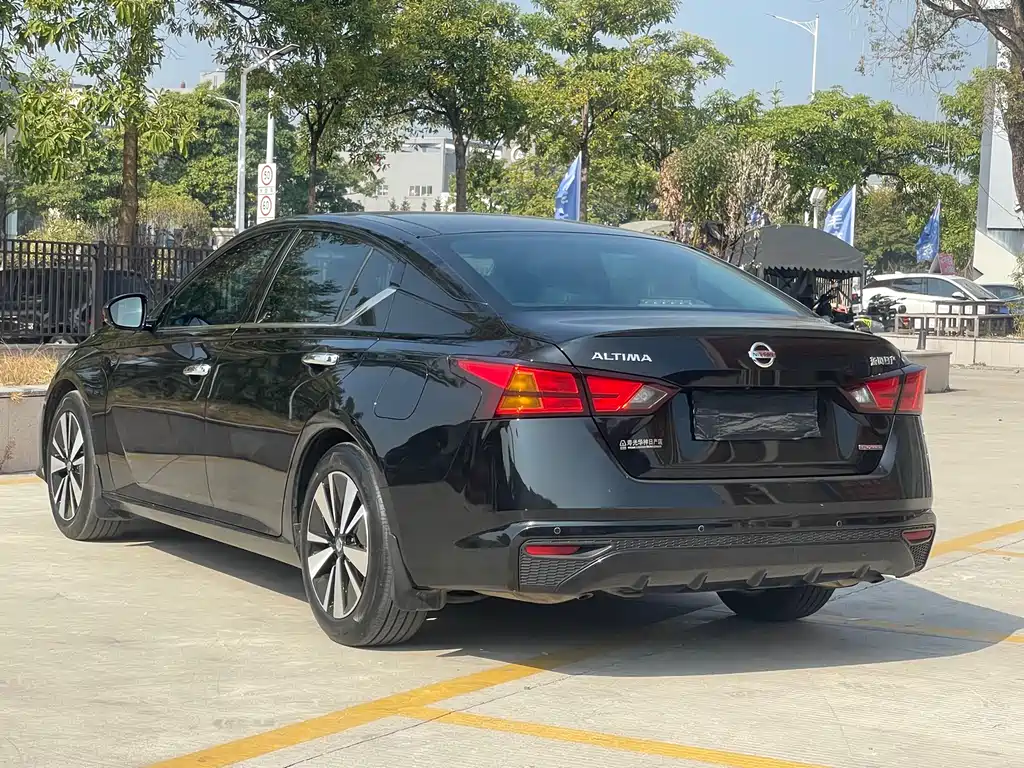 NISSAN TEANA